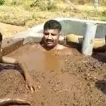 چاکرا - حمام مدفوع گاور توسط هندوها جهت درمان و جلوگیری از کرونا